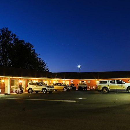 Akuna Motor Inn And Apartments Dubbo Extérieur photo
