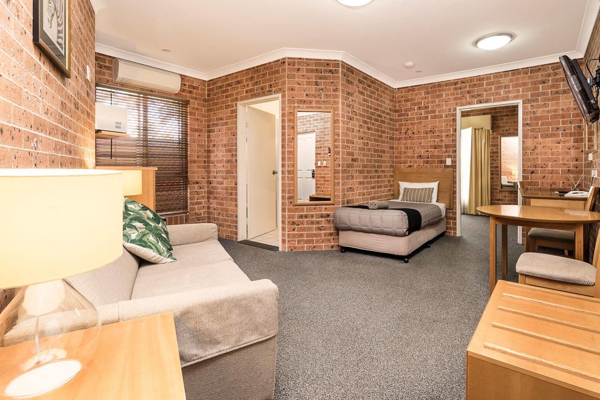 Akuna Motor Inn And Apartments Dubbo Extérieur photo