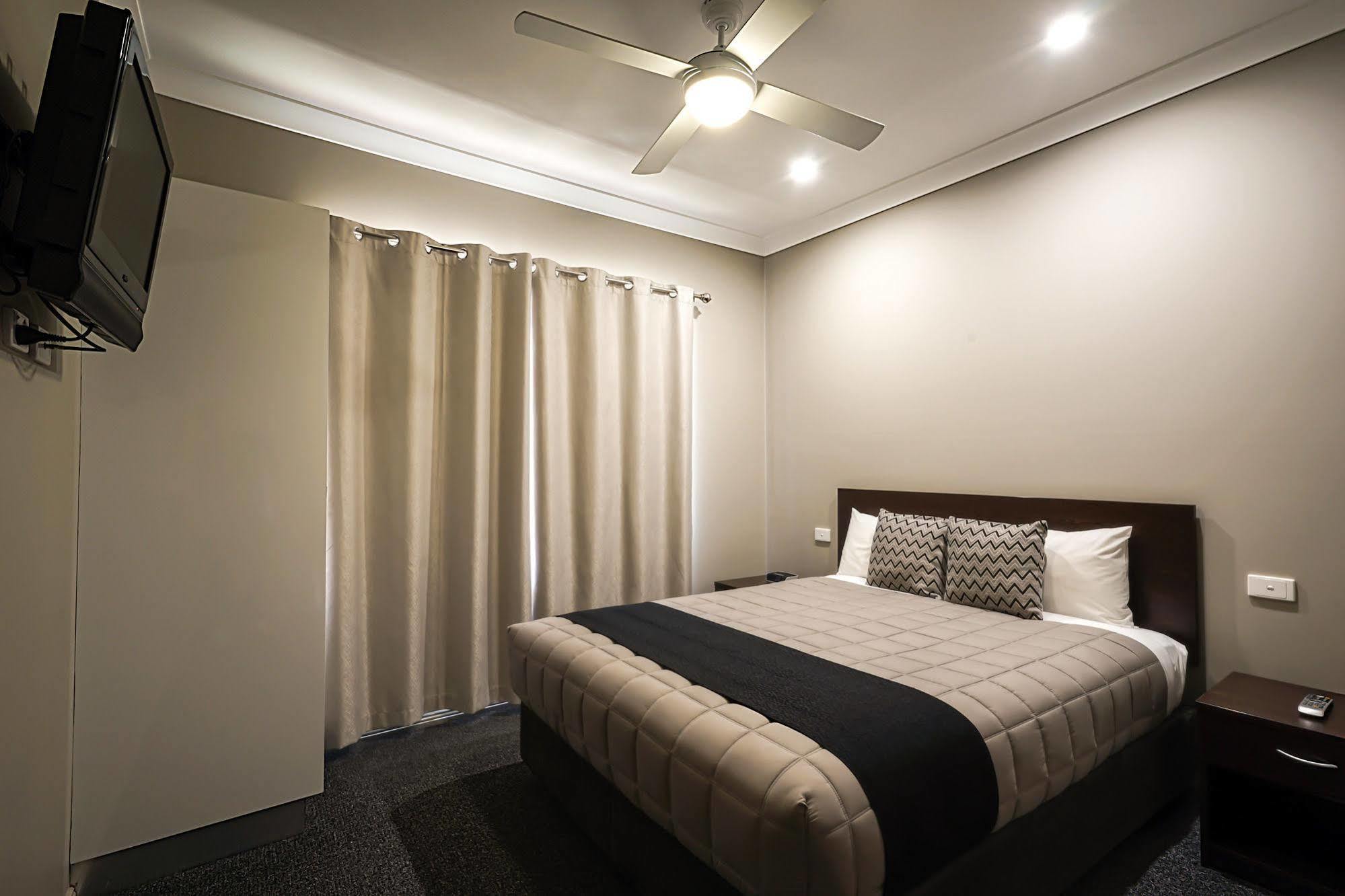Akuna Motor Inn And Apartments Dubbo Extérieur photo