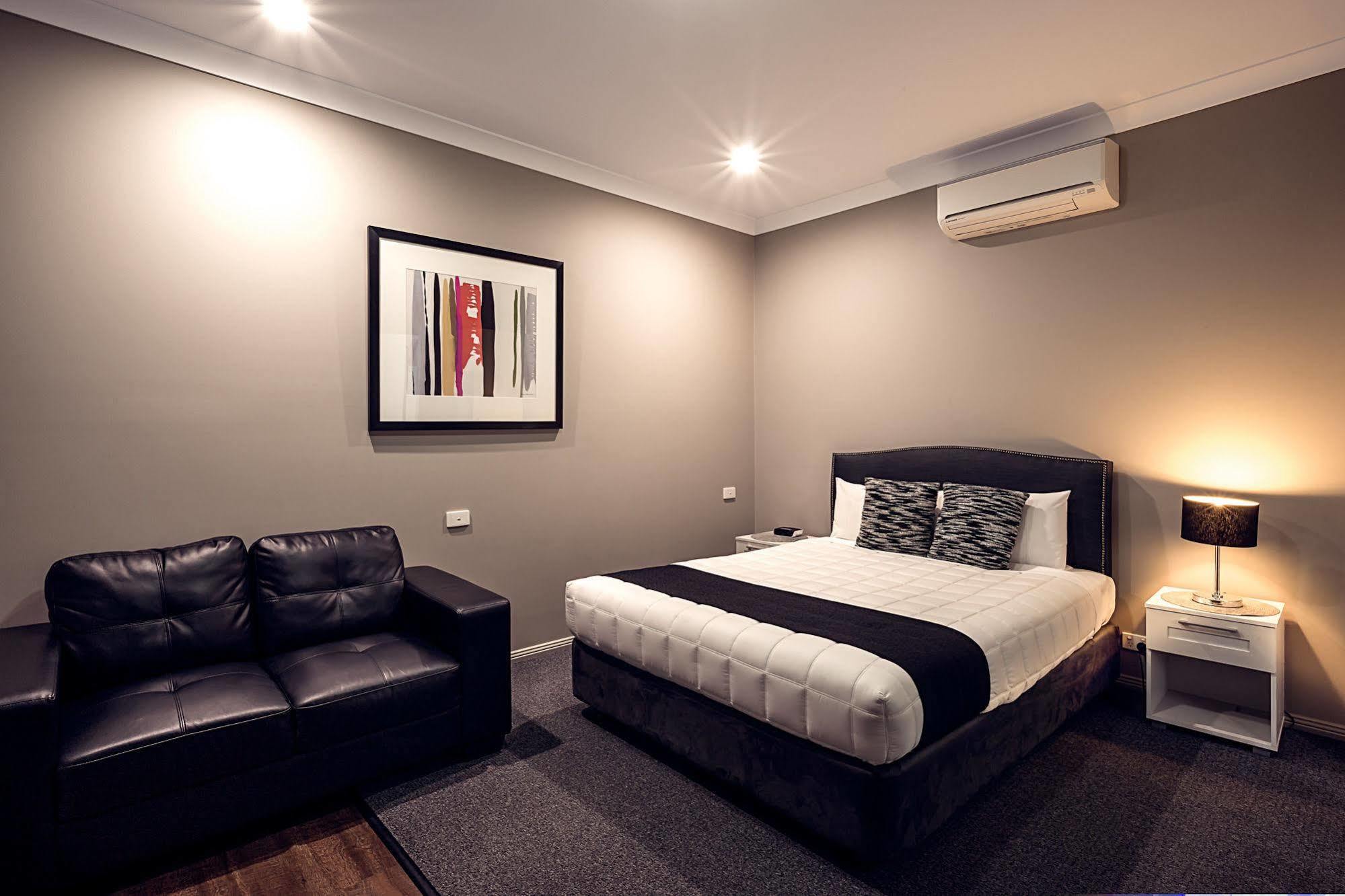 Akuna Motor Inn And Apartments Dubbo Extérieur photo