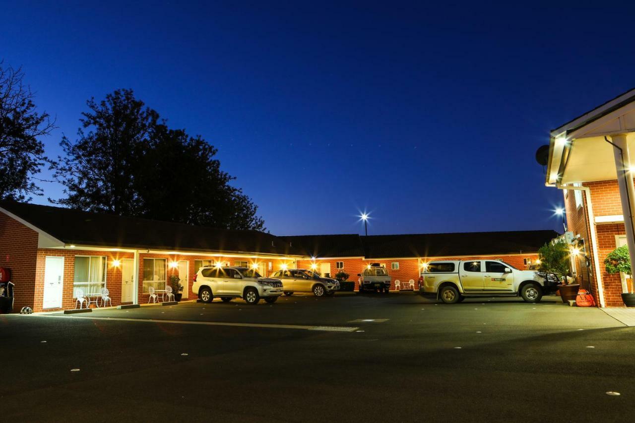 Akuna Motor Inn And Apartments Dubbo Extérieur photo