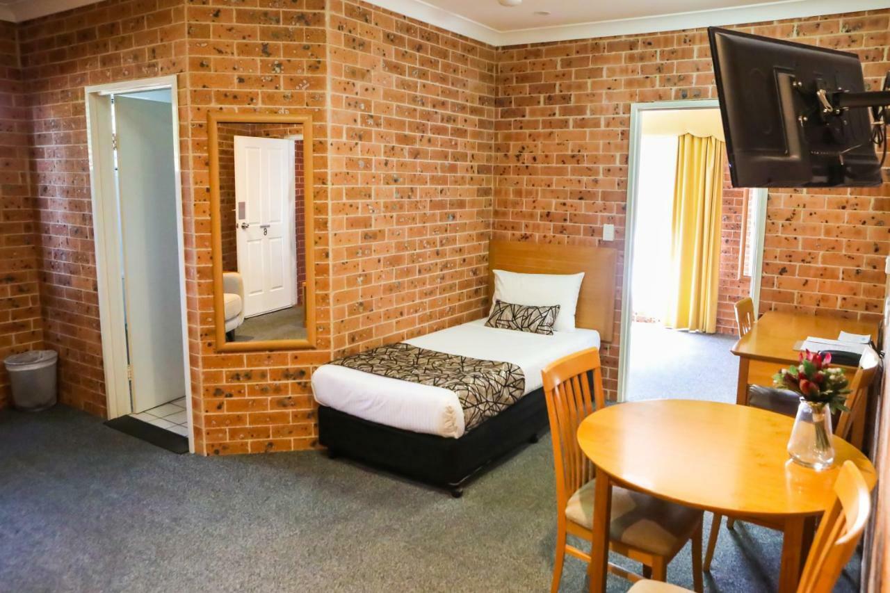 Akuna Motor Inn And Apartments Dubbo Extérieur photo